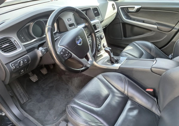 Volvo V60 cena 43500 przebieg: 264134, rok produkcji 2014 z Jaraczewo małe 106